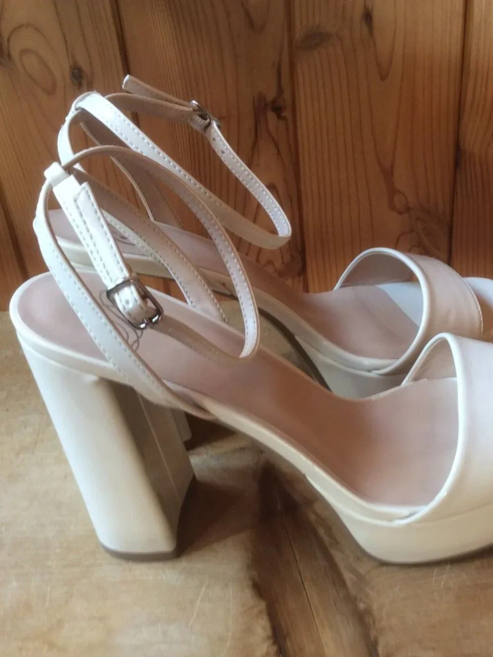 Heart in D Cream Ankle Strap Chunky Platform Heels Size 8.5* - Picture 3 of 7